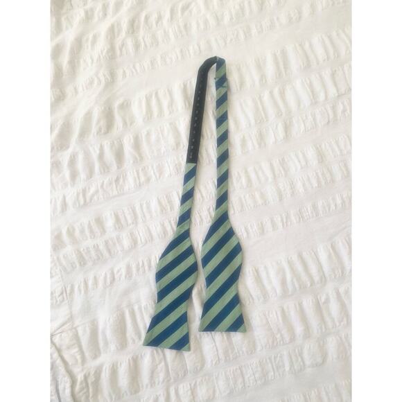 Tommy Hilfiger New Striped Adjustable Bowtie 100% Silk Necktie‎ - Picture 1 of 5